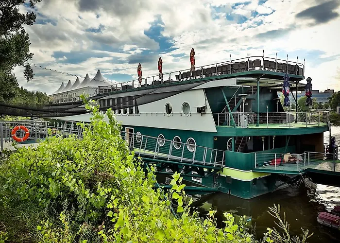 Rohan Boat Prague
