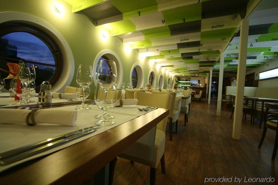 Rohan Boat 3* Praag