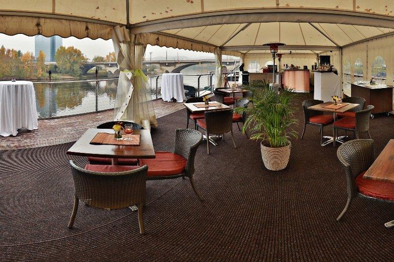 Botel Rohan Boat