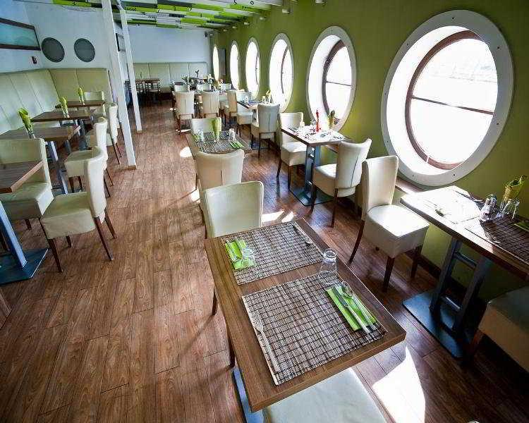 Rohan Boat 3*