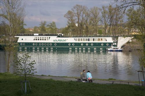 Botel Rohan Boat 3*